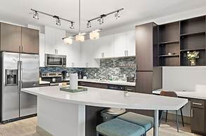 CozySuites at Town Lake