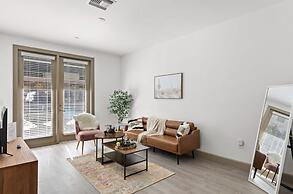 CozySuites at Town Lake