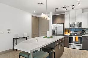 CozySuites at Town Lake