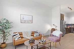 CozySuites at Town Lake