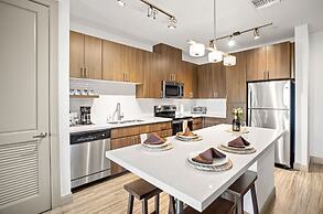 CozySuites at Town Lake