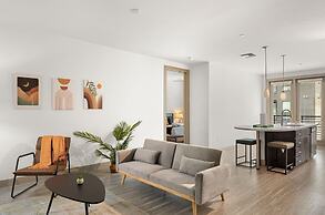 CozySuites at Town Lake