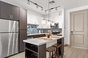 CozySuites at Town Lake