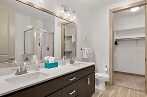 CozySuites at Town Lake