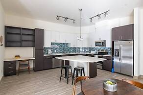 CozySuites at Town Lake