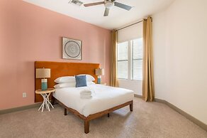 CozySuites at Town Lake