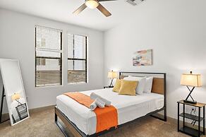 CozySuites at Town Lake