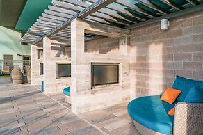 CozySuites at Town Lake