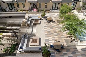 CozySuites at Town Lake