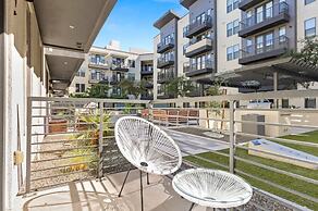 CozySuites at Town Lake