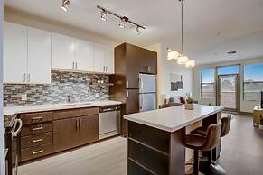 CozySuites at Town Lake