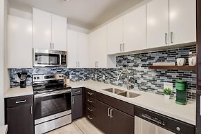 CozySuites at Town Lake