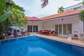 Private pool 3BDR villa beach at 200m