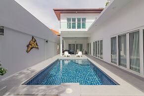 Private pool 3BDR villa beach at 200m
