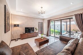 Private pool 3BDR villa beach at 200m