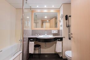 Suites Plaza Hotel & Wellness