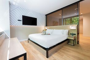 Suites Plaza Hotel & Wellness