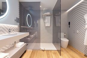 Suites Plaza Hotel & Wellness