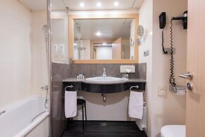 Suites Plaza Hotel & Wellness