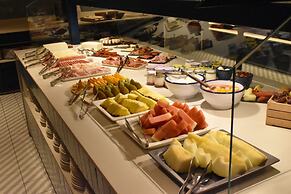 Suites Plaza Hotel & Wellness