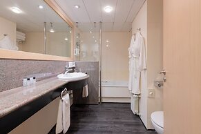 Suites Plaza Hotel & Wellness