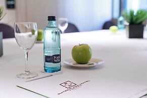 Suites Plaza Hotel & Wellness