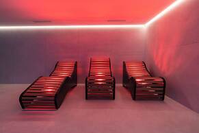 Suites Plaza Hotel & Wellness