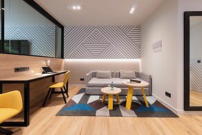 Suites Plaza Hotel & Wellness