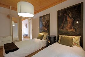 Portas do Teatro Apartments