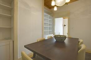 Portas do Teatro Apartments