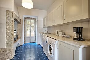 Portas do Teatro Apartments