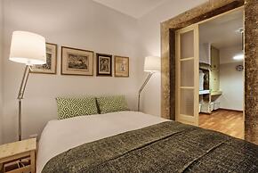 Portas do Teatro Apartments