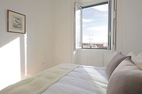 Portas do Teatro Apartments