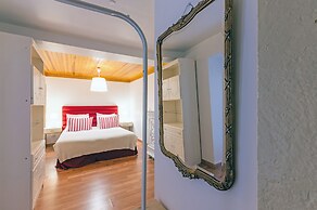 Portas do Teatro Apartments