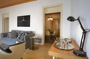 Portas do Teatro Apartments