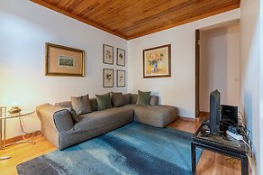 Portas do Teatro Apartments