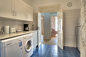 Portas do Teatro Apartments