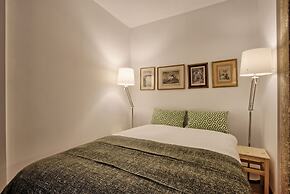 Portas do Teatro Apartments