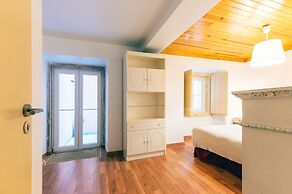 Portas do Teatro Apartments