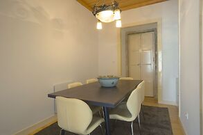 Portas do Teatro Apartments