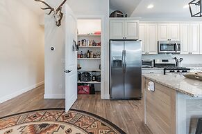 Place In The Pines 3 Bedroom Cabin by Redawning
