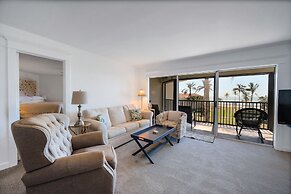 Magnificent Gulf View Condo 2 Bedroom Condo by RedAwning