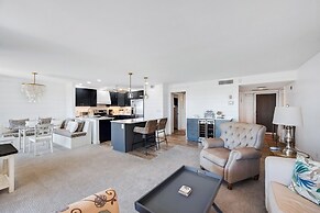 Magnificent Gulf View Condo 2 Bedroom Condo by RedAwning