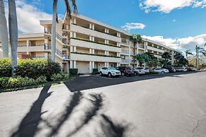 Magnificent Gulf View Condo 2 Bedroom Condo by RedAwning