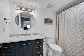 Magnificent Gulf View Condo 2 Bedroom Condo by RedAwning