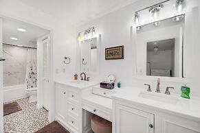 Magnificent Gulf View Condo 2 Bedroom Condo by RedAwning