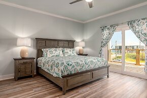 Southern Ties - 2338 Bienville 4 Bedroom Home by RedAwning