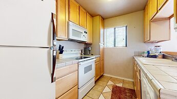 La Vista Blanc #59 1 Bedroom Condo by RedAwning