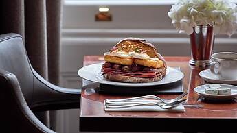 The Selwyn Hotel