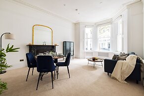 Luxury 2-bed Apartment in Knightsbridge